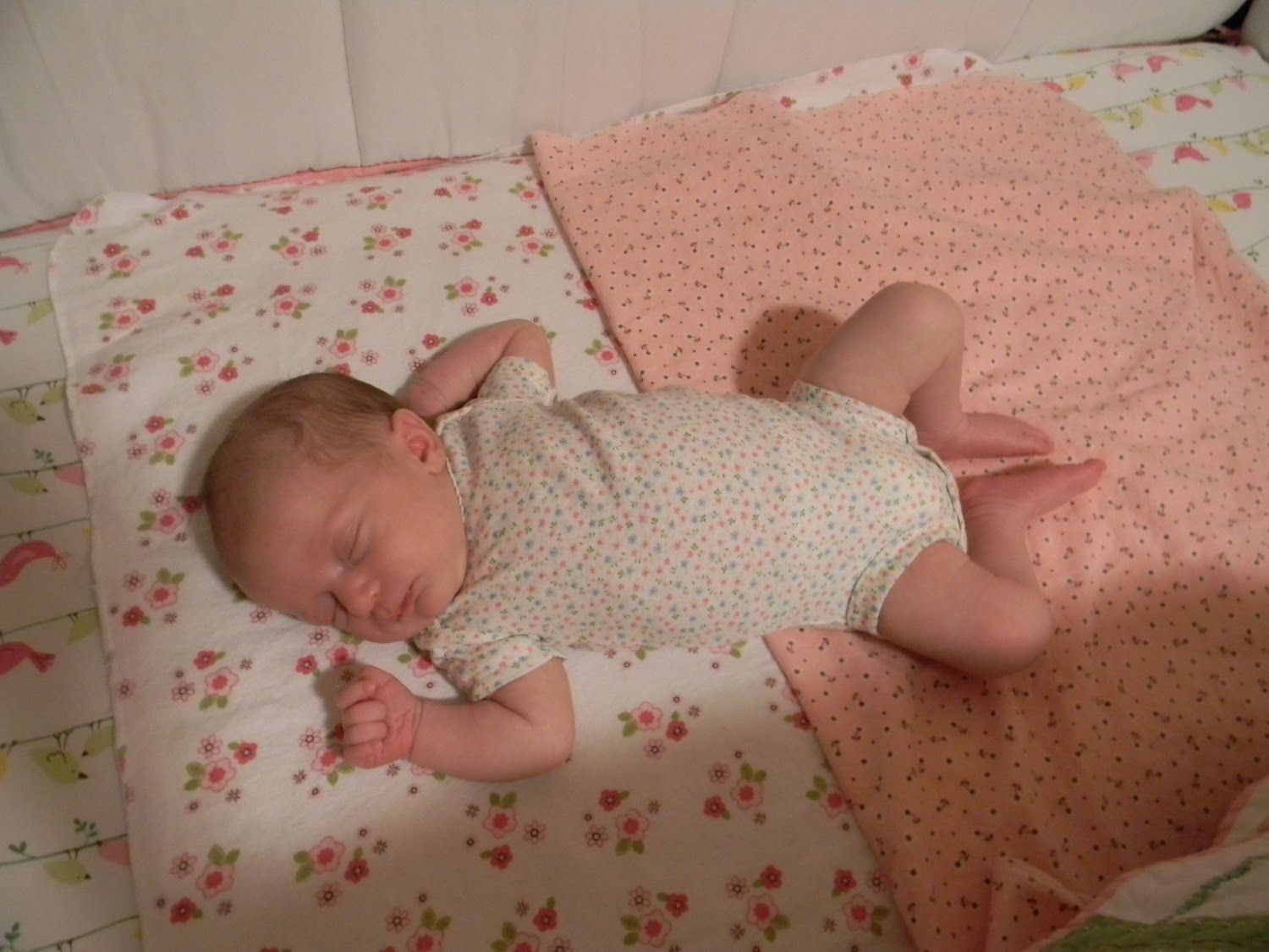 1 month baby girl In month one, your baby will go through a range of developments, linked not only to their appearance and growth but also their senses and motor skills. OK, so it will be a while before they will be debating the finer points of War and Peace, but your baby’s language abilities start developing.